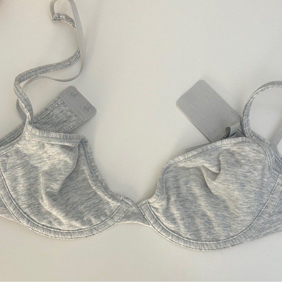 SKIMS Other - Light Gray Skims everyday Underwire Bra